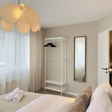 Seestadt I Sauna I Parkplatz I Zentral アパート ハルターン