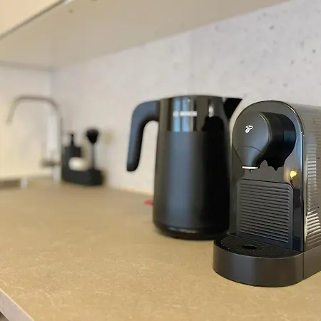 Seestadt I Sauna I Parkplatz I Zentral アパート ハルターン